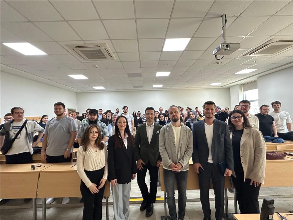 “Yön Değiştirmeden Yolu Genişletmek” Söyleşisi Gerçekleşti